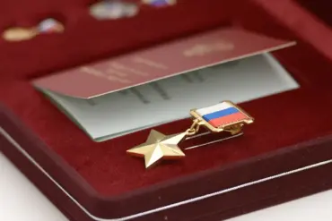 Russian Defense Minister Announces 99 Paratroopers Awarded 'Heroes of Russia' Title Amid Ukraine Conflict