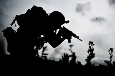 Russian Forces Intensify Push in Torsk, Raising Fears of Escalation in Eastern Ukraine