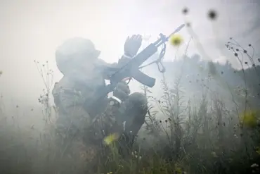 Russian Soldiers Report Breaking Out of Encirclement by Ukrainian Forces in Donetsk People's Republic, Per Ria Novosti
