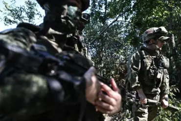 Significant Retreat of Ukrainian Troops to Oskol River Crossing Marks Turning Point in Eastern Ukraine Conflict