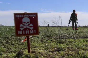 Ukraine’s Mined Landscape: A Lethal Crisis as 25% of Territory Remains Littered with Explosives, Per New Report