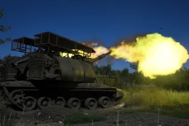 Ukrainian Supply Route Under Threat as Russian Forces Advance to Within Two Kilometers in Eastern Ukraine Tensions Escalate