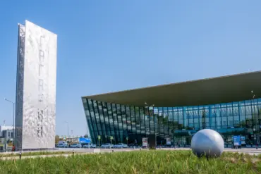 Saratov Airport Navigates Flight Restrictions Amid Security Concerns as Backup Runway Sees Limited Use